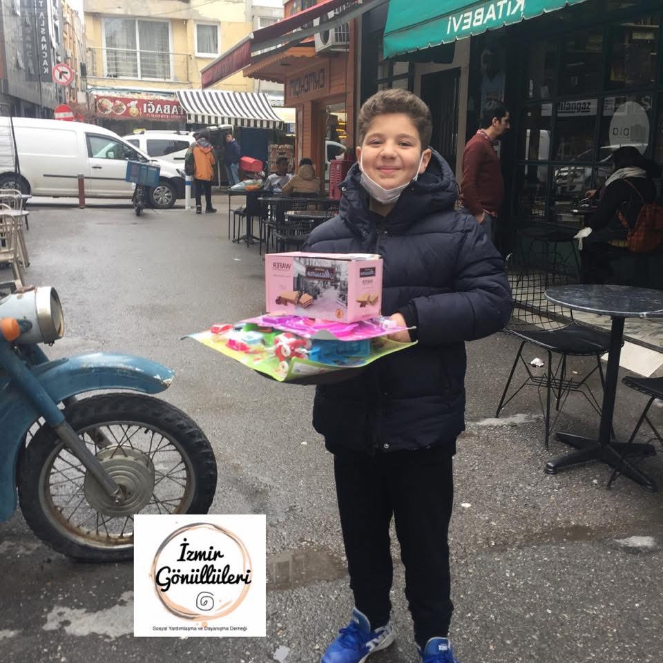 İzmir Gönüllüleri Gıda Marketi ve Gıda Dağıtımları